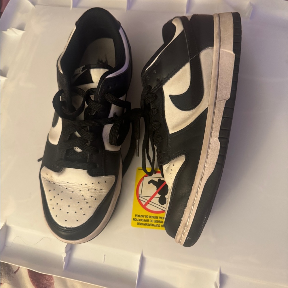 Nike Black and White Women's Sneakers